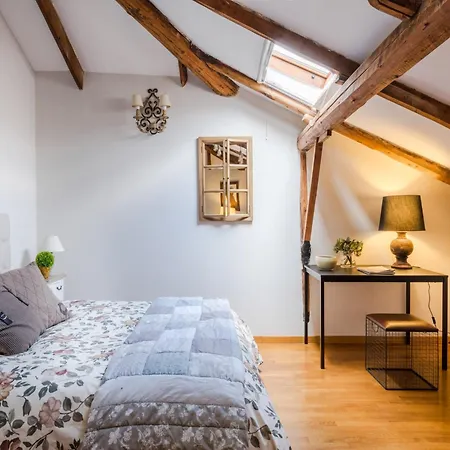 Elegant Penthouse Overlooking Porta Elisa Λούκα