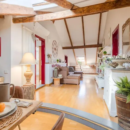 Elegant Penthouse Overlooking Porta Elisa * Λούκα