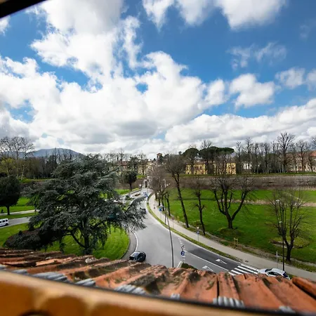 Elegant Penthouse Overlooking Porta Elisa Λούκα