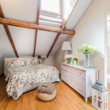 Διαμέρισμα Elegant Penthouse Overlooking Porta Elisa