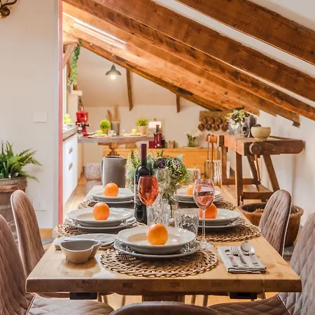 Elegant Penthouse Overlooking Porta Elisa * Λούκα