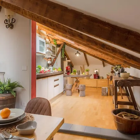 Elegant Penthouse Overlooking Porta Elisa * Λούκα